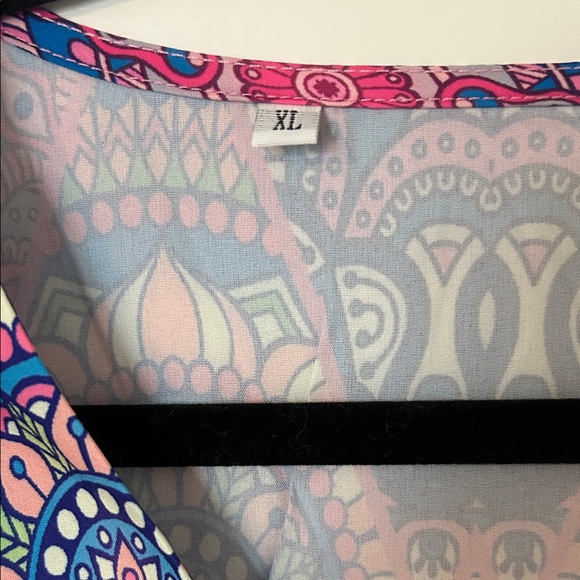 Colorful Geometric Patterned Top - Picture 2 of 8